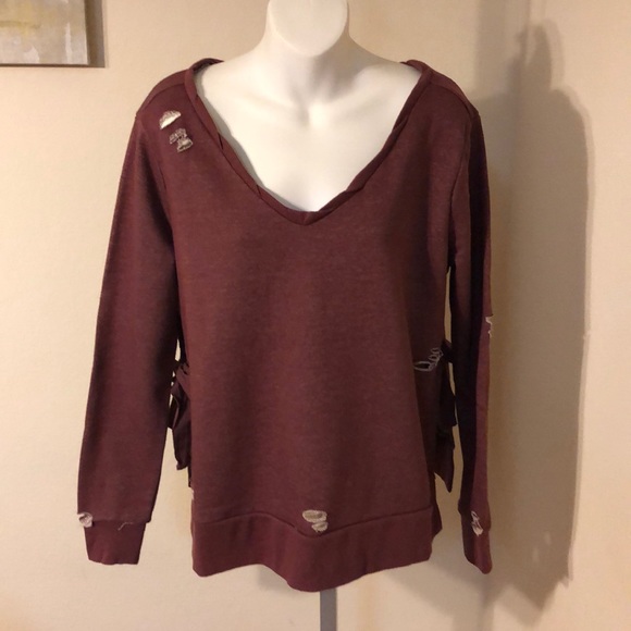 Romeo & Juliet Couture Distressed Knit Pullover - Picture 4 of 7